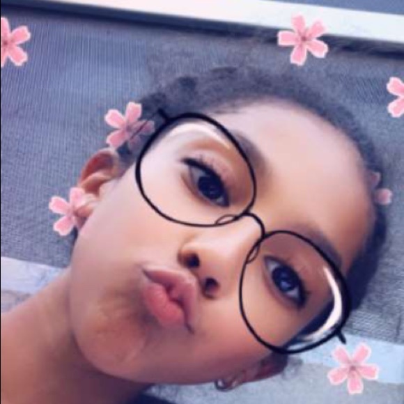 Meet your Posher, Briana - Picture 1 of 1